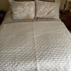 Macy's Hotel Collection King Coverlet - Like New